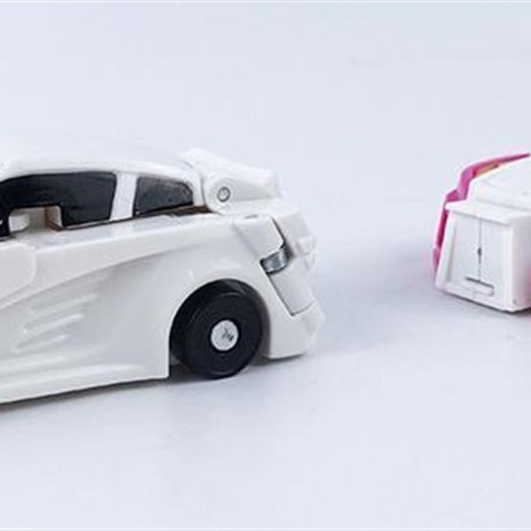 KIBTOY™ Cars into a Unicorn 