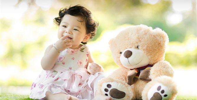 Singing and dancing doll toy